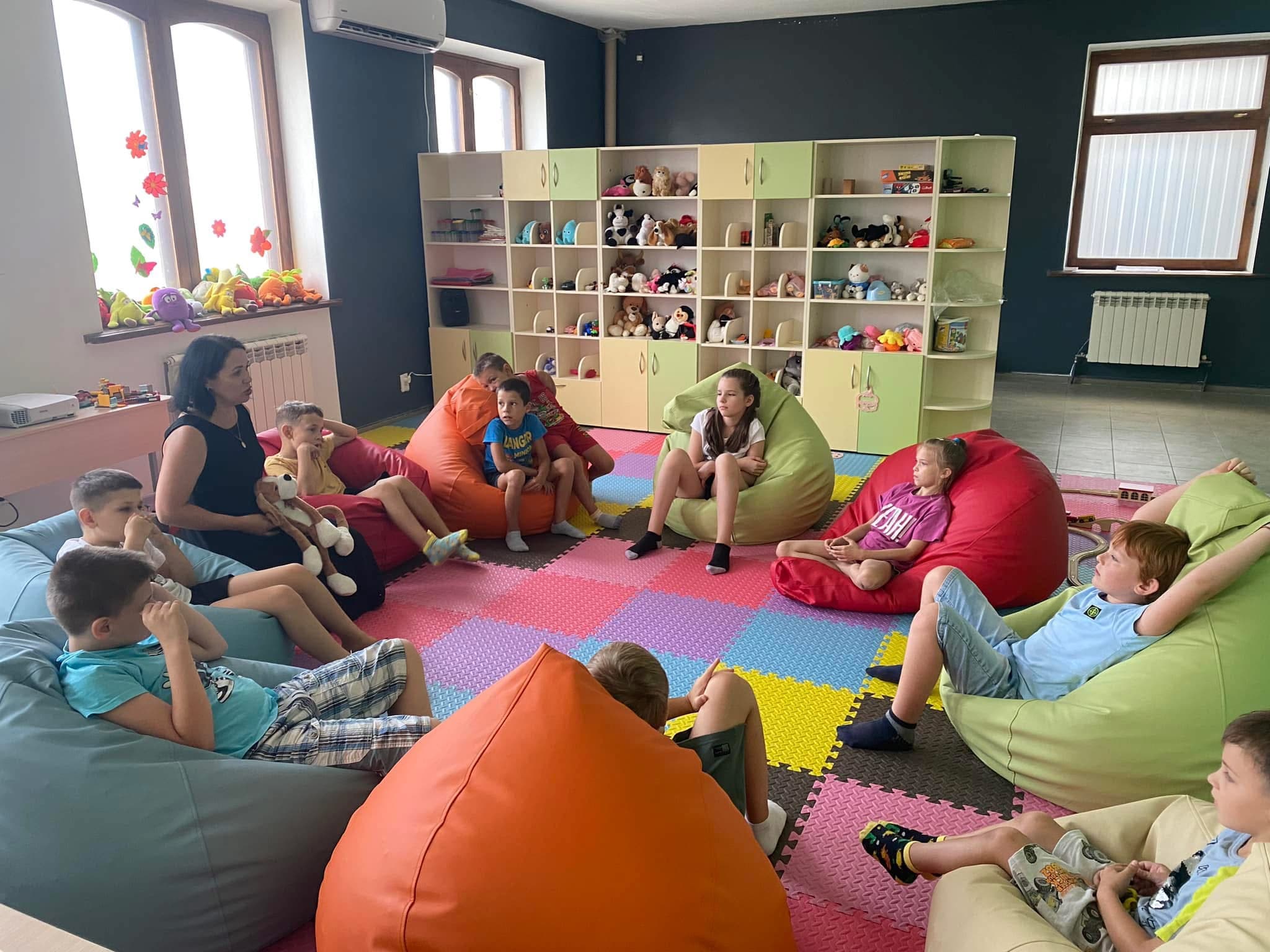 Освітніх і медичних установ